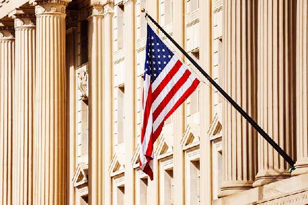 张津镭：非农延期公布，黄金维持高空低多