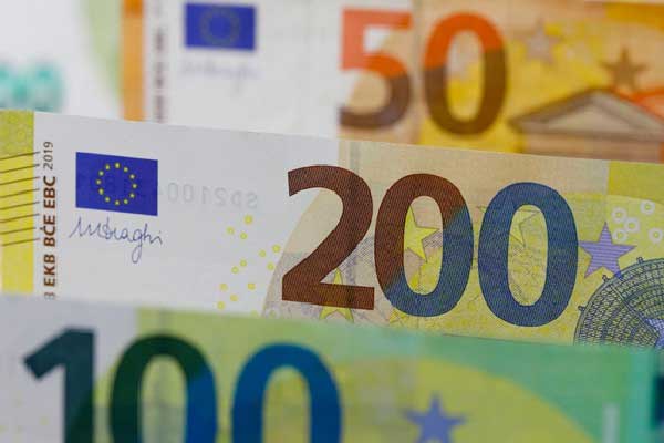 张津镭：非农延期公布，黄金维持高空低多