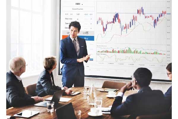 张津镭：非农延期公布，黄金维持高空低多